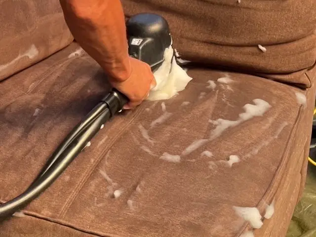 嘔吐物、尿、糞便、血液...有機的な汚れ、同居人では気付きにくいペットの臭いに！サービスの画像