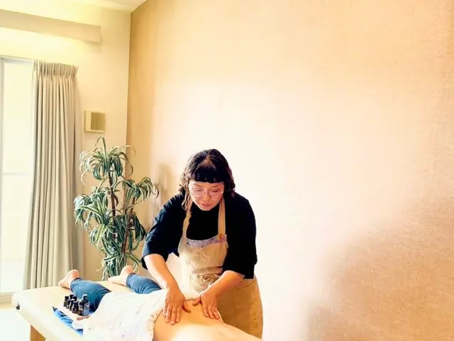 介護福祉士〚初回✼ハンドトリートメント付〛アロマの香りと成分が心身を包み込みますサービスの画像