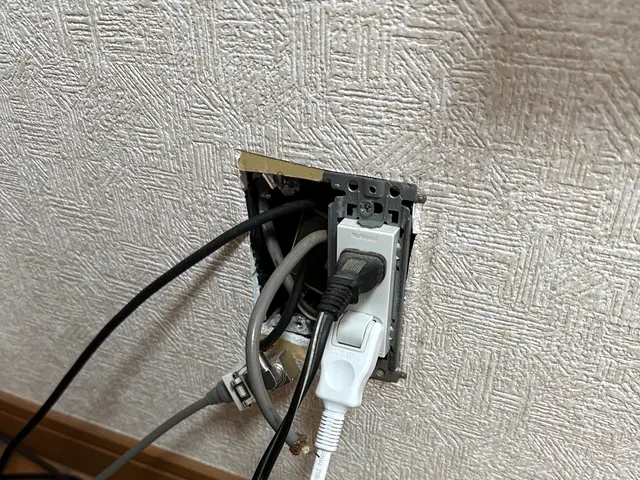 テレビコンセント交換。アンテナ修理は対応していません。サービスの画像