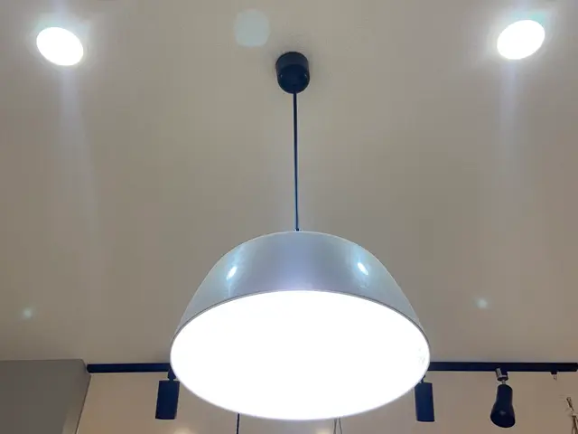 LED照明器具へ切替、直付けタイプから引っ掛けシーリングへ交換、スイッチ交換対応サービスの画像