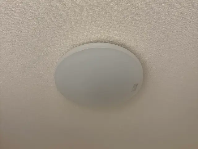 LED照明器具へ切替、直付けタイプから引っ掛けシーリングへ交換、スイッチ交換対応サービスの画像