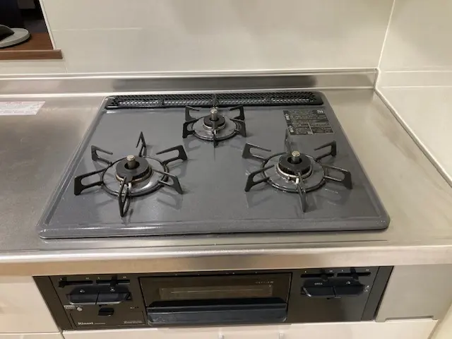 キッチン＋レンジフード・換気扇　油汚れスッキリ、シンク水栓ピカピカにサービスの画像