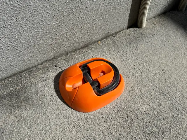 コンクリート面にアンカーや固定用のフックホルダー等をガッチリ取り付けます!サービスの画像