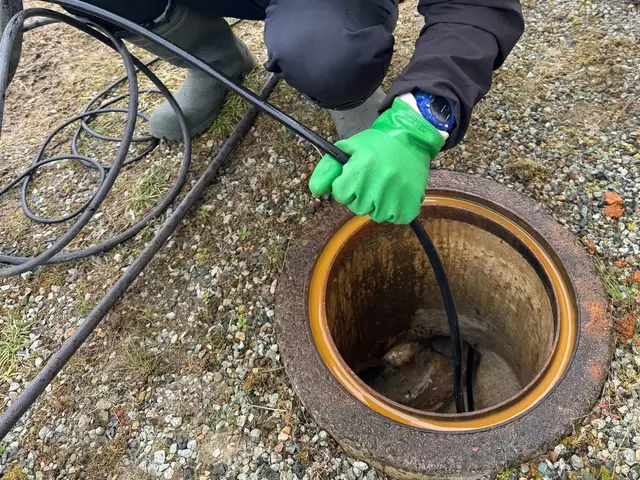 女性スタッフ同行で安心！必ず２名で作業にお伺いします！サービスの画像