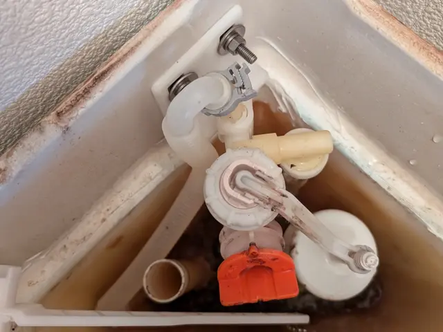 トイレのお悩み、水漏れ、部品交換、何でもご相談！写真送付で便器交換見積もり有り！サービスの画像