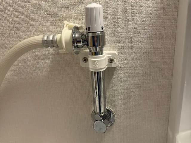 「プロの技で快適！安心と清潔を叶える壁ピタ水栓サービス」サービスの画像