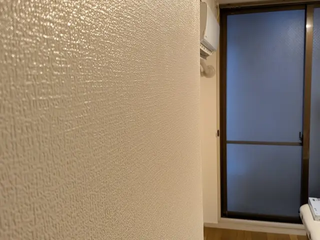 壁紙クリーニング∣張替え不要で新品のように生まれかわる！壁紙再生施工！サービスの画像