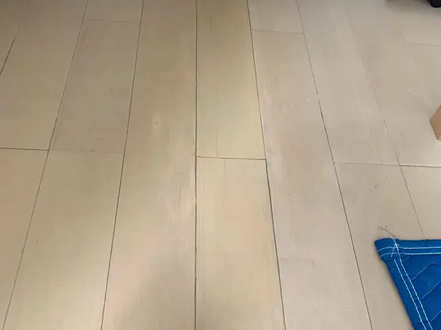 床の凹み・傷などの補修サービスの画像