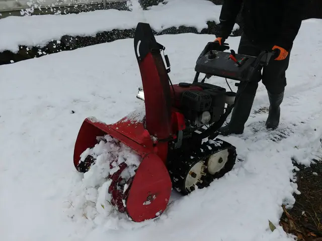 【即日対応可能】予期せぬドカ雪SOS　スピード解決。プロの道具で速攻除雪サービスの画像