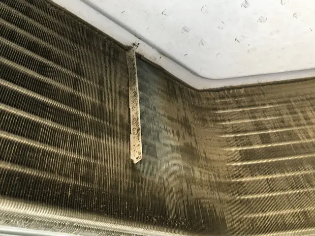 業務用もお任せください！床置き・壁掛けタイプも可能です。元エアコン屋さんで安心♪サービスの画像