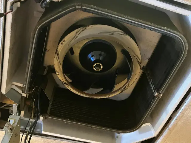 業務用天井埋込エアコンクリーニングサービスの画像