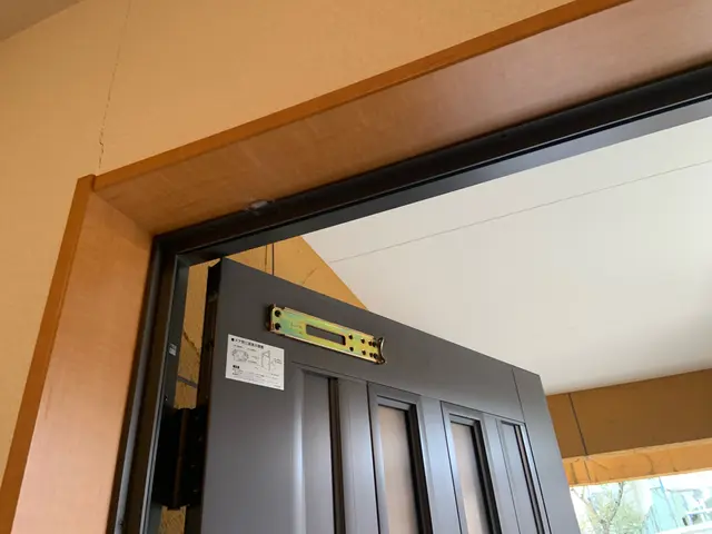 【火災保険が使えるかも？】★玄関ドアクローザー交換★サービスの画像