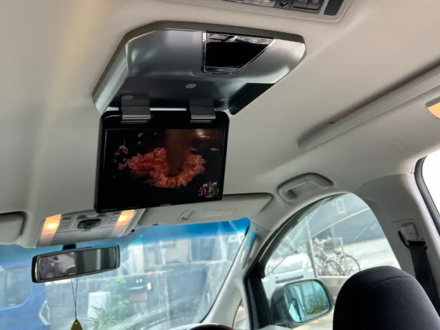 フリップダウンモニター　出張取付　国産サービスの画像