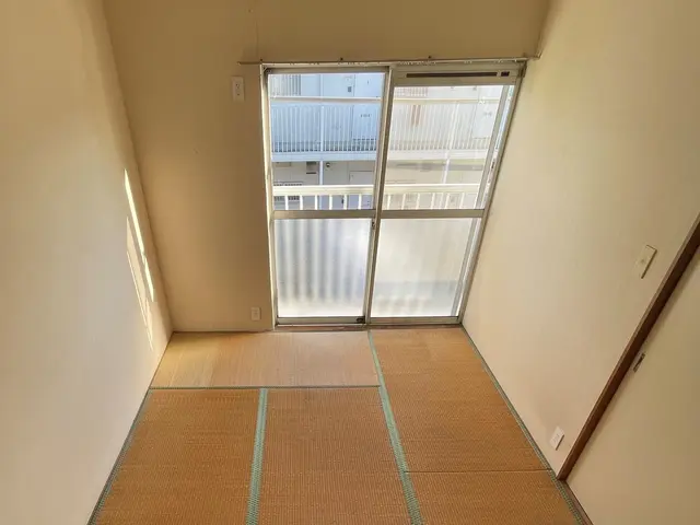 賃貸物件や中古物件に大人気！和室から自分好みの洋室へ！アフター工事も対応！サービスの画像