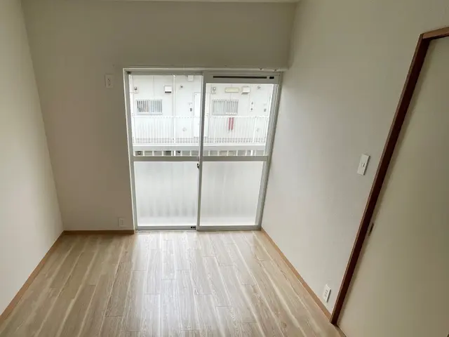 賃貸物件や中古物件に大人気！和室から自分好みの洋室へ！アフター工事も対応！サービスの画像