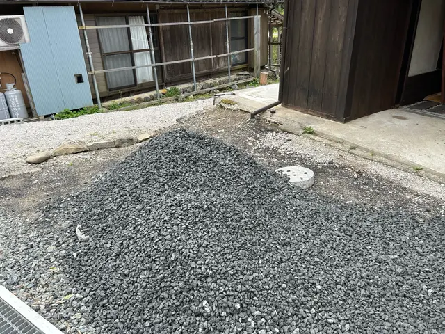 砂利敷きお困りの方お任せください！長浜から請け負います！サービスの画像