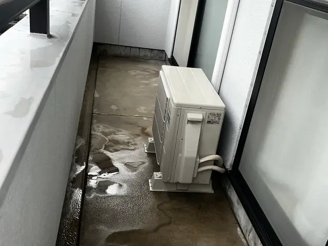 笑顔とありがとうがあふれるベランダ清掃サービスの画像