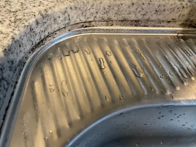 【業歴33年安心の経験実績】水道局御墨付の指定事業者！この顔がお伺いします！サービスの画像