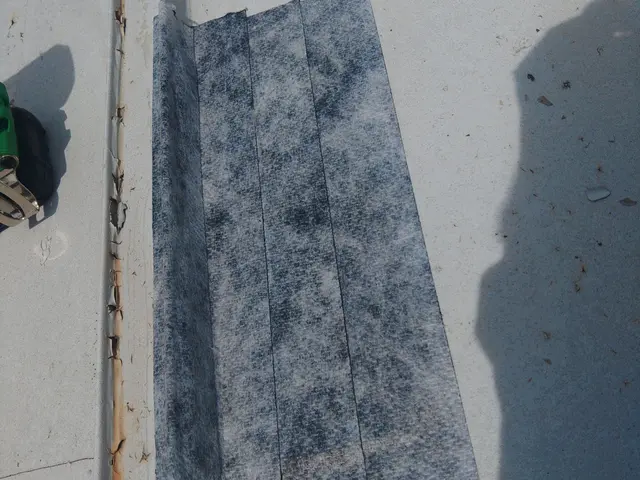 ◤他社から屋根壊れている指摘の確認もOK！◢高額な足場はほぼ不要ですサービスの画像