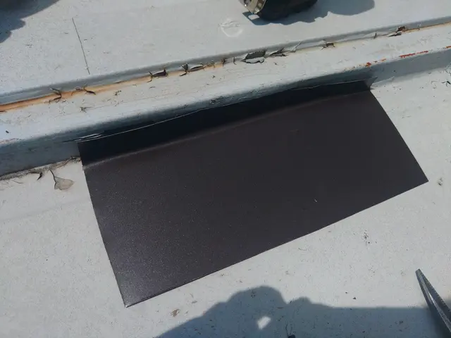 ◤他社から屋根壊れている指摘の確認もOK！◢高額な足場はほぼ不要ですサービスの画像