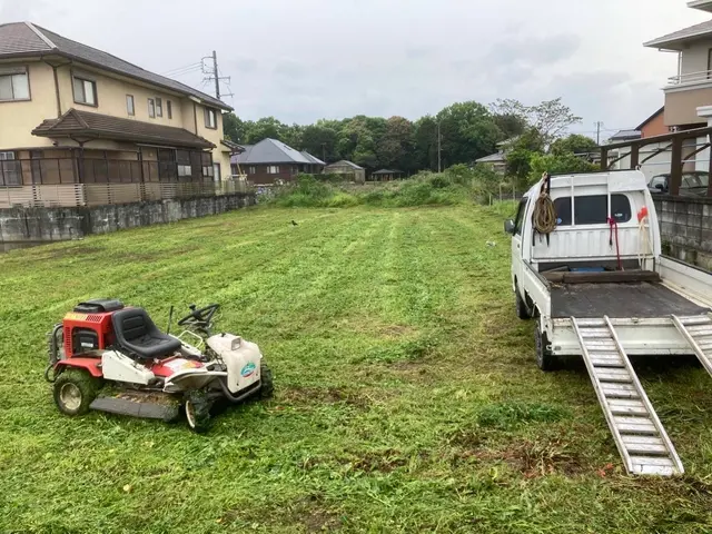 ★年中無休★伸びた雑草・お庭や畑・アパートの共有部分の草刈りなどお任せください！サービスの画像