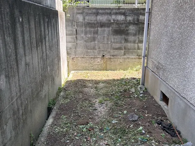 草刈りでのご相談は当社へお任せ下さい！草刈り、草抜き、木の伐採サービス！サービスの画像