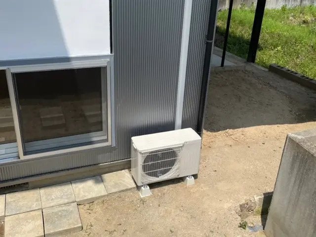 ルームエアコンの取り外しをいたします。サービスの画像