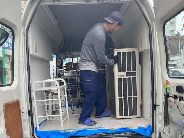 大きな荷物もお任せあれ！！2トンパネルバンでプライバシー確保　悪天時も対応可能サービスの画像