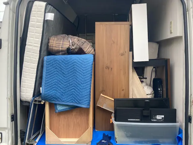 大きな荷物もお任せあれ！！2トンパネルバンでプライバシー確保　悪天時も対応可能サービスの画像