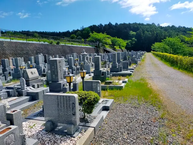 京都市内、滋賀県対応、お墓詣り代行・お掃除はお任せ下さい。誠心誠意対応します。サービスの画像