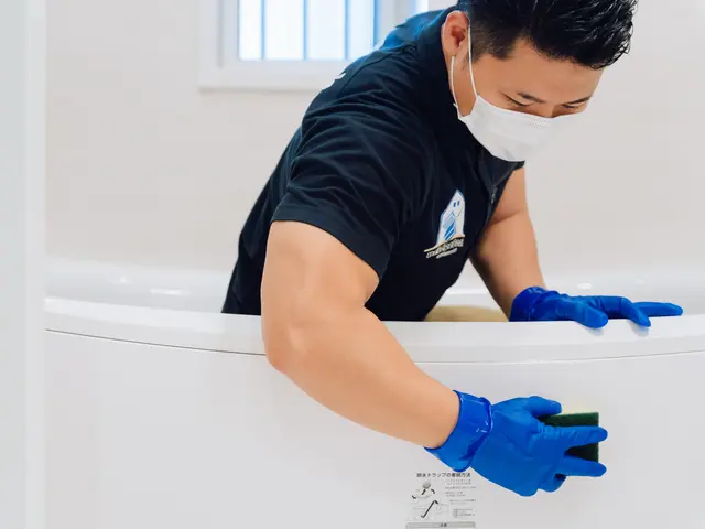 水アカ・カビ撃退！水回り３点徹底洗浄！セットでお得★浴室エプロン内部洗浄無料サービスの画像