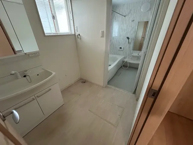 〜スッキリ〜・ホコリの溜まりやすい洗面所を心機一転クリーニングサービスの画像