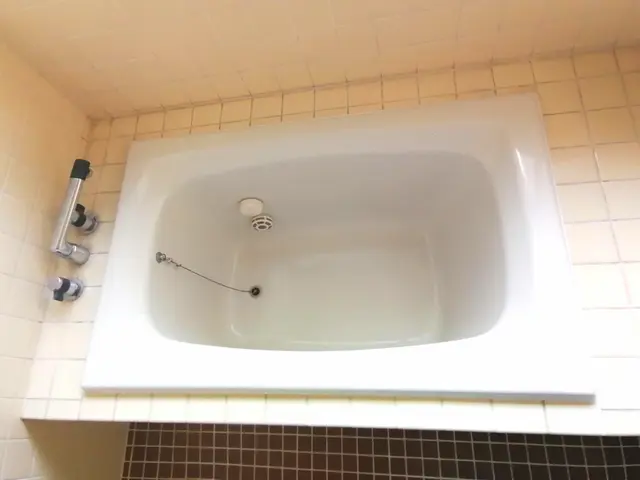 スプレーガン塗装のプロ◎業務経験豊富◎エリア外応相談◎割れ・欠け補修、調色可能サービスの画像