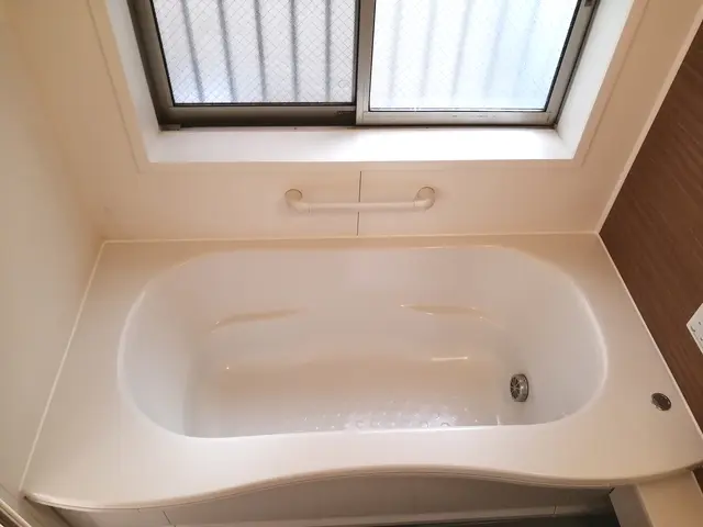 スプレーガン塗装のプロ◎業務経験豊富◎エリア外応相談◎割れ・欠け補修、調色可能サービスの画像