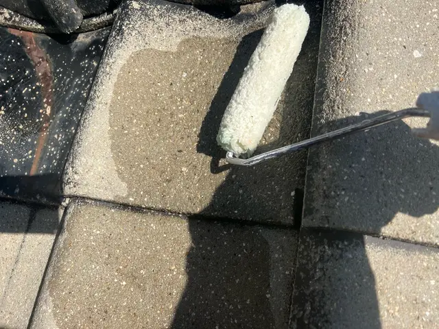 （経験３０年）一級塗装技能士が手作業で施工致します。サービスの画像