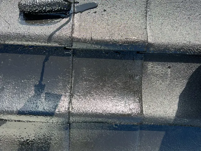 （経験３０年）一級塗装技能士が手作業で施工致します。サービスの画像