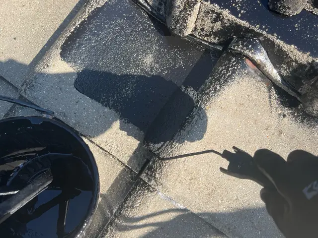 （経験３０年）一級塗装技能士が手作業で施工致します。サービスの画像