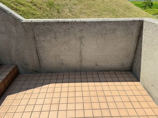 外壁高圧洗浄｜コケ・黒ずみ・汚れをスッキリ洗浄サービスの画像