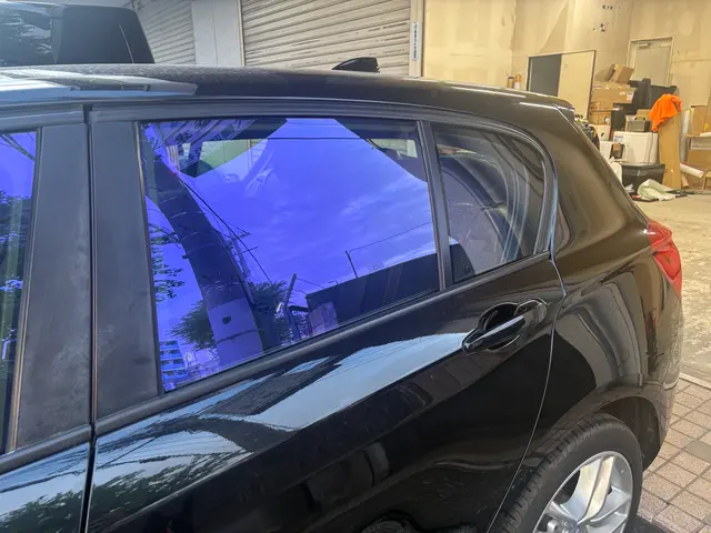 【カーフィルム施工】UVカット・プライバシー保護・ガラス飛散防止 断熱タイプも可サービスの画像