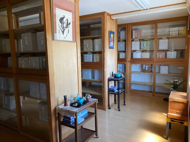 【仏事、法要なんでもご相談ください】経験豊富な僧侶がお参り致します◎サービスの画像