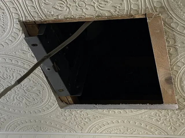 天井換気扇　パイプファン交換工事　葛飾区の電気工事店です　地域密着型店舗サービスの画像