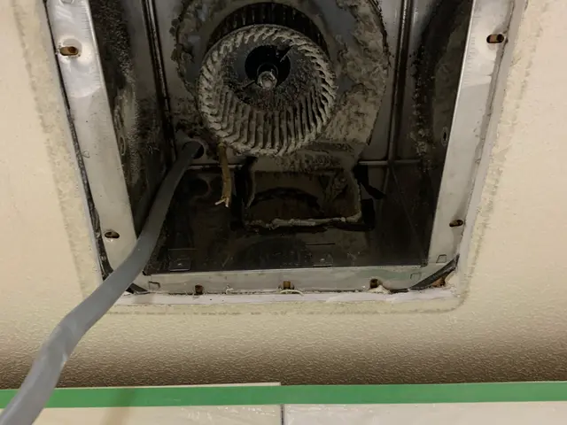 天井換気扇　パイプファン交換工事　葛飾区の電気工事店です　地域密着型店舗サービスの画像