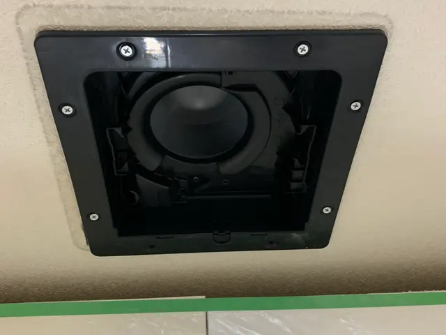 天井換気扇　パイプファン交換工事　葛飾区の電気工事店です　地域密着型店舗サービスの画像