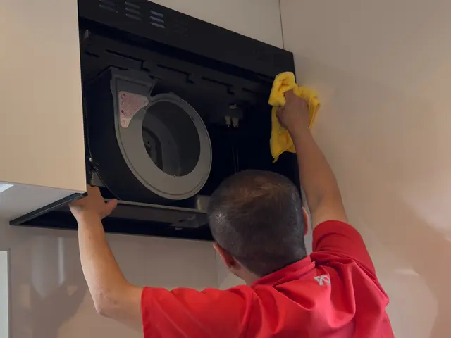 普段のお掃除では手に負えないところも、プロが汚れを一掃致します。サービスの画像