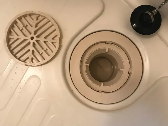 普段のお掃除では手に負えないところも、プロが汚れを一掃致します。サービスの画像