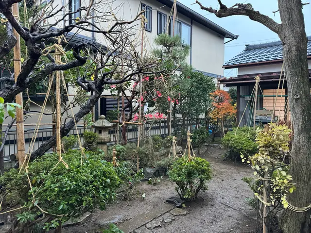 冬囲いやります！サービスの画像