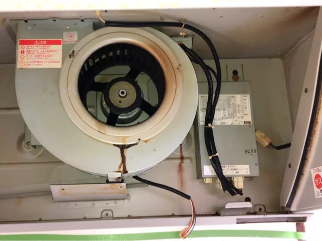 ★レンジフードおまけでキッチン回りコンロキレイに～★夫婦でお伺い！サービスの画像