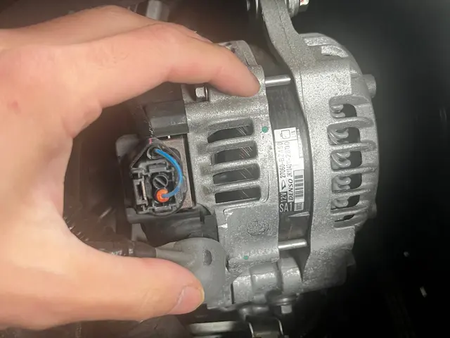 【オルタネーター交換】富山県内どこへでも車の出張整備サービスいたします。サービスの画像