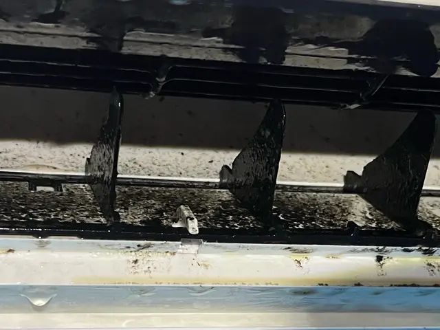 4月〜受付開始シーズン前の早割【業歴20年の実績】安いと綺麗を両立！エアコン清掃サービスの画像