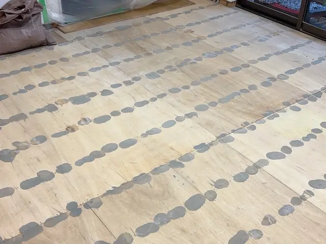 上貼りなら解体不要でお安く施工！親身に明確な打ち合わせ！サービスの画像